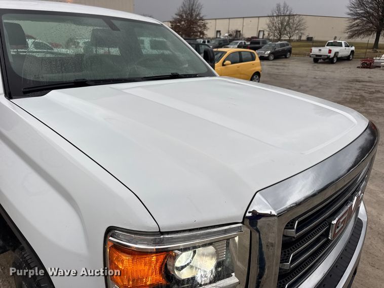 image for item EN0848 2018 GMC Sierra 2500HD pickup truck