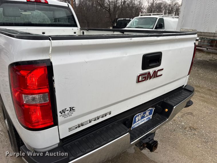 image for item EN0848 2018 GMC Sierra 2500HD pickup truck