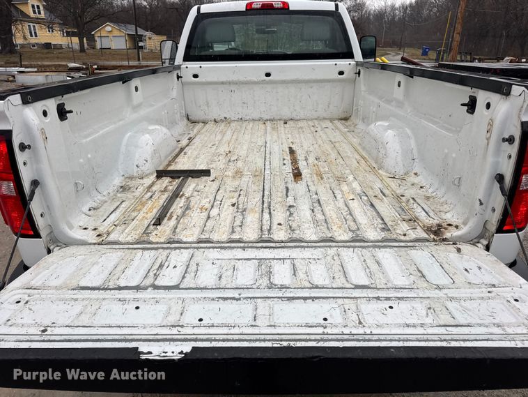 image for item EN0848 2018 GMC Sierra 2500HD pickup truck