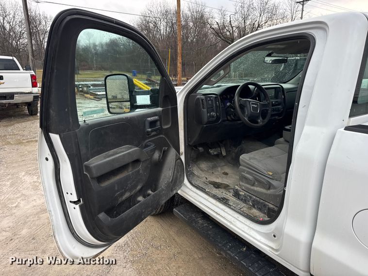 image for item EN0848 2018 GMC Sierra 2500HD pickup truck