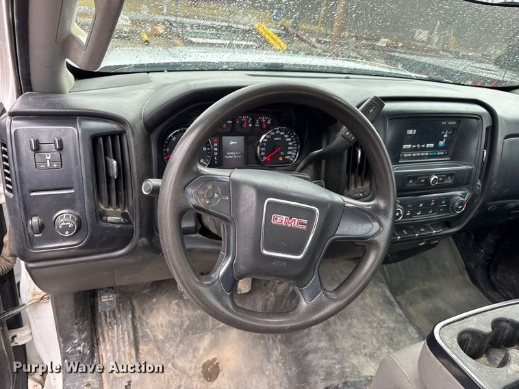 image for item EN0848 2018 GMC Sierra 2500HD pickup truck