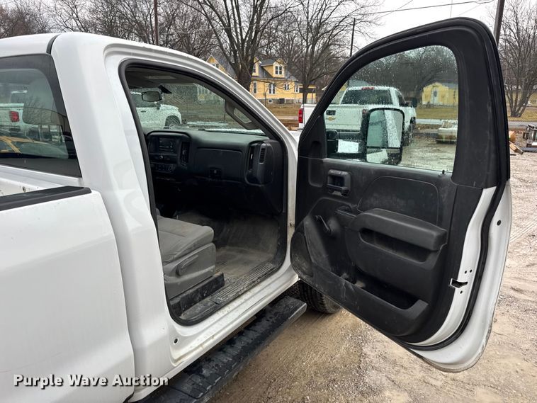 image for item EN0848 2018 GMC Sierra 2500HD pickup truck