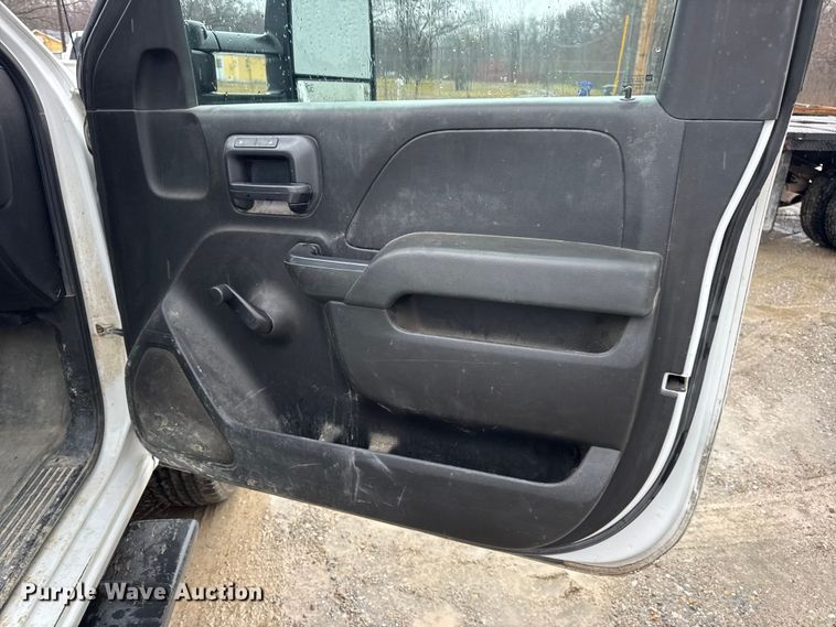 image for item EN0848 2018 GMC Sierra 2500HD pickup truck