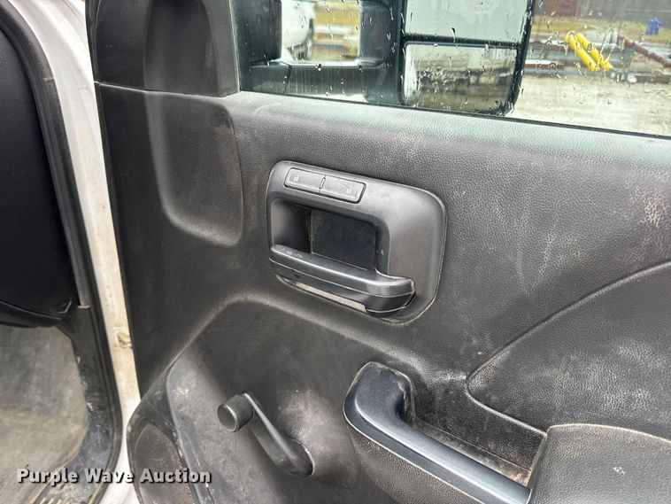 image for item EN0848 2018 GMC Sierra 2500HD pickup truck