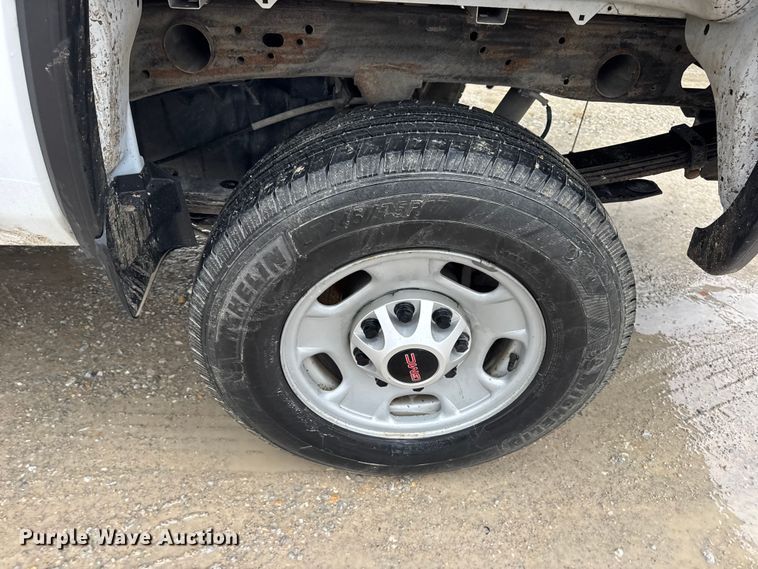 image for item EN0848 2018 GMC Sierra 2500HD pickup truck