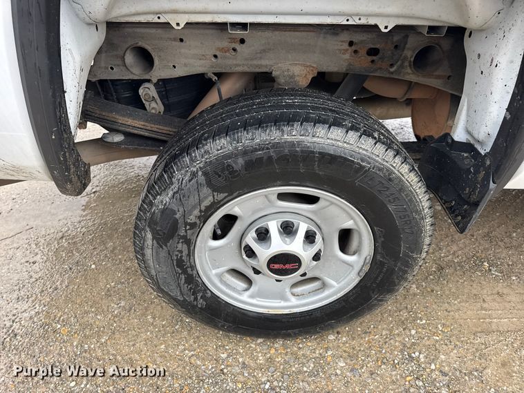 image for item EN0848 2018 GMC Sierra 2500HD pickup truck