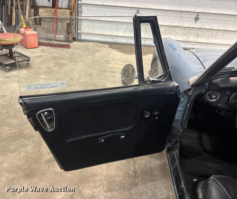 image for item EN0856 1969 MG Midget convertible