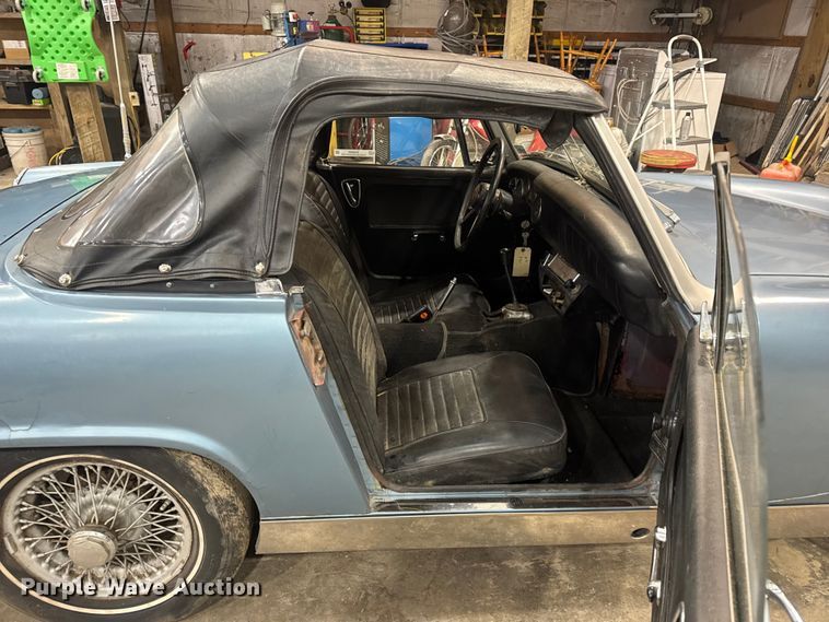 image for item EN0856 1969 MG Midget convertible