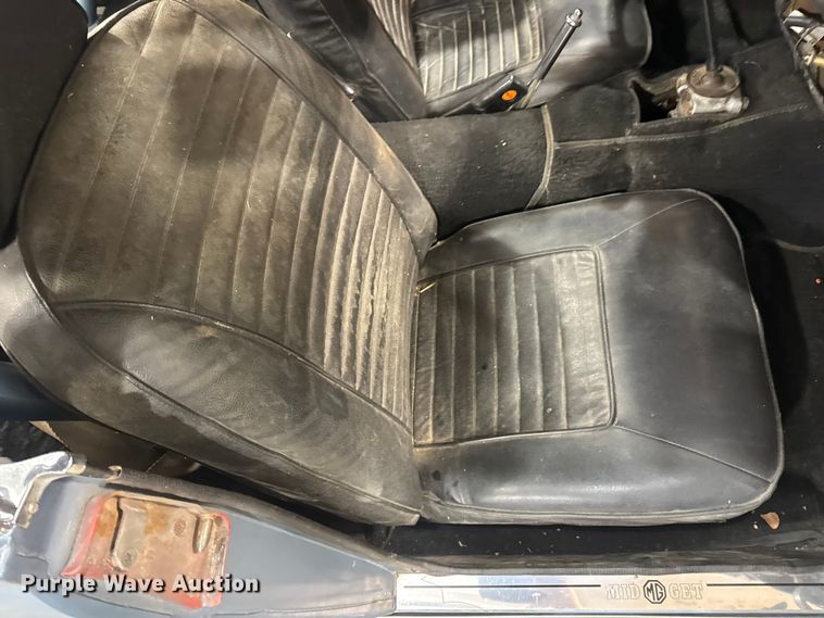 image for item EN0856 1969 MG Midget convertible