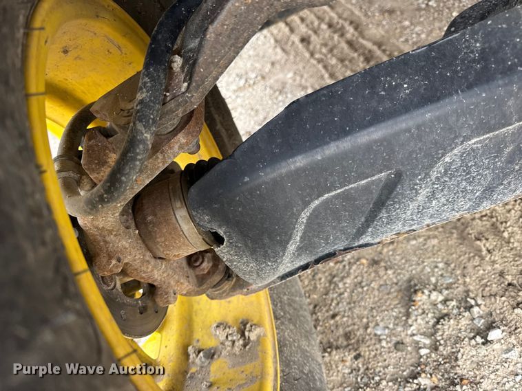 image for item EN0857 2013 John Deere RSX850I utility vehicle