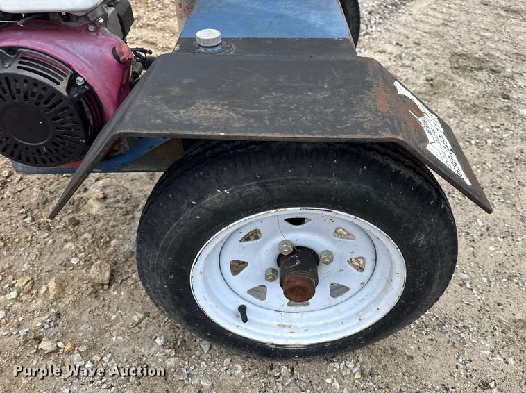 image for item EN0859 2013 Iron & Oak log splitter