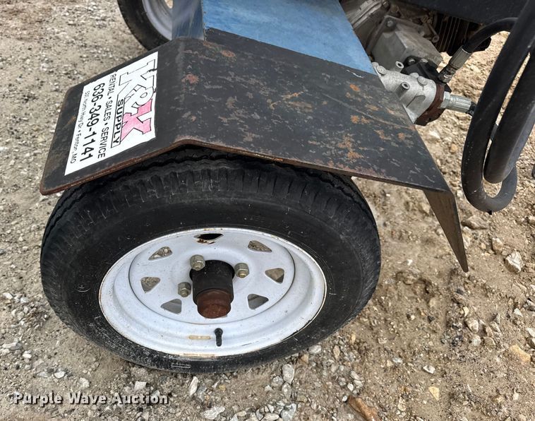 image for item EN0859 2013 Iron & Oak log splitter