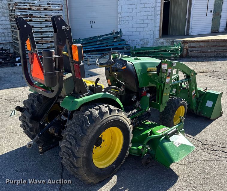 image for item EN0868 2015 John Deere 2032R MFWD tractor