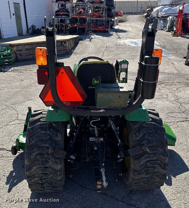 image for item EN0868 2015 John Deere 2032R MFWD tractor