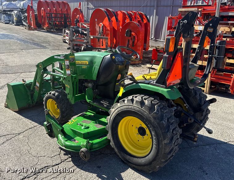 image for item EN0868 2015 John Deere 2032R MFWD tractor