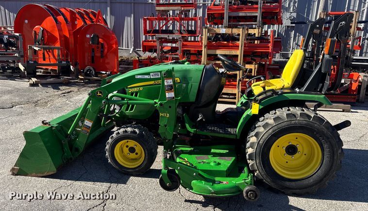 image for item EN0868 2015 John Deere 2032R MFWD tractor