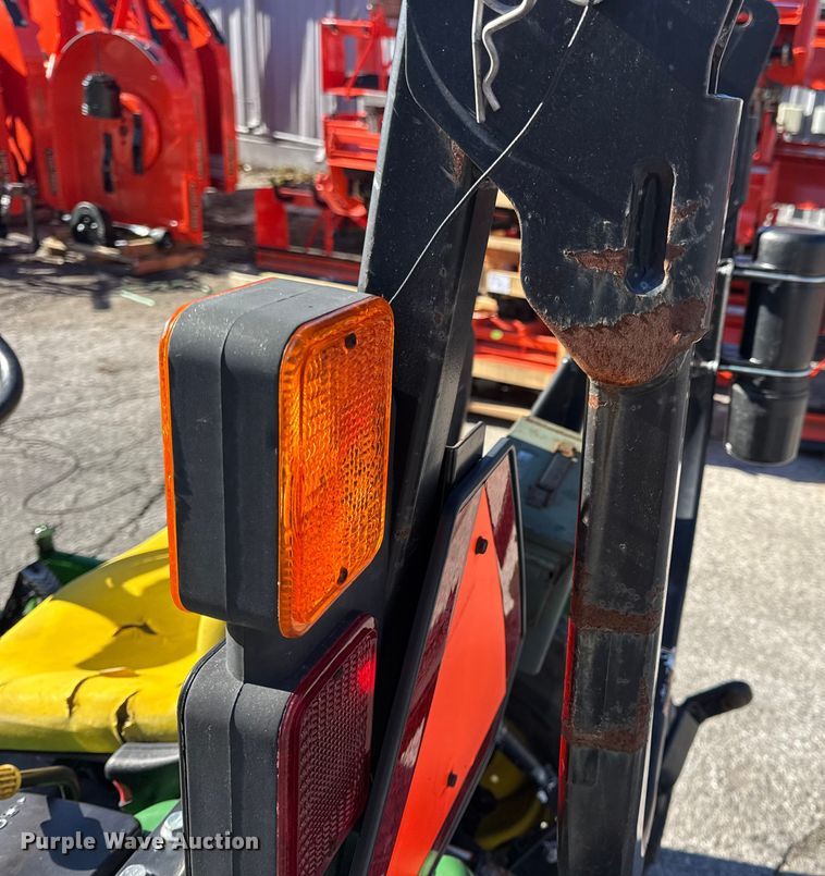 image for item EN0868 2015 John Deere 2032R MFWD tractor