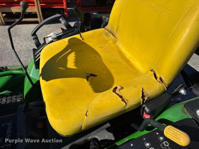 image for item EN0868 2015 John Deere 2032R MFWD tractor