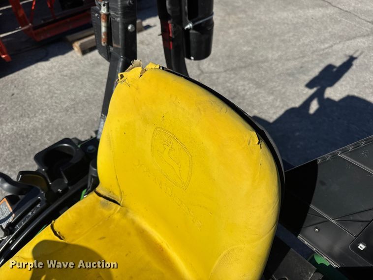 image for item EN0868 2015 John Deere 2032R MFWD tractor