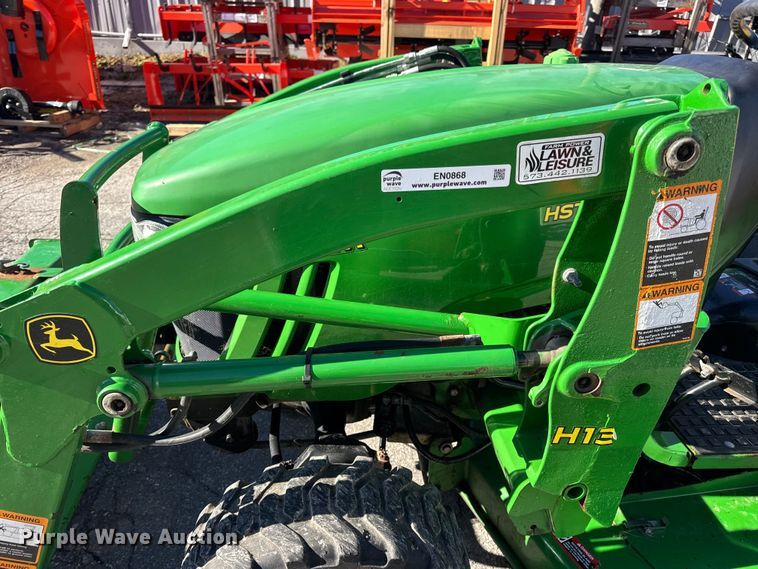 image for item EN0868 2015 John Deere 2032R MFWD tractor