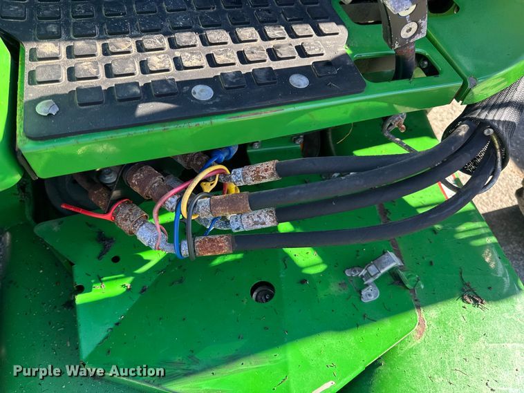 image for item EN0868 2015 John Deere 2032R MFWD tractor