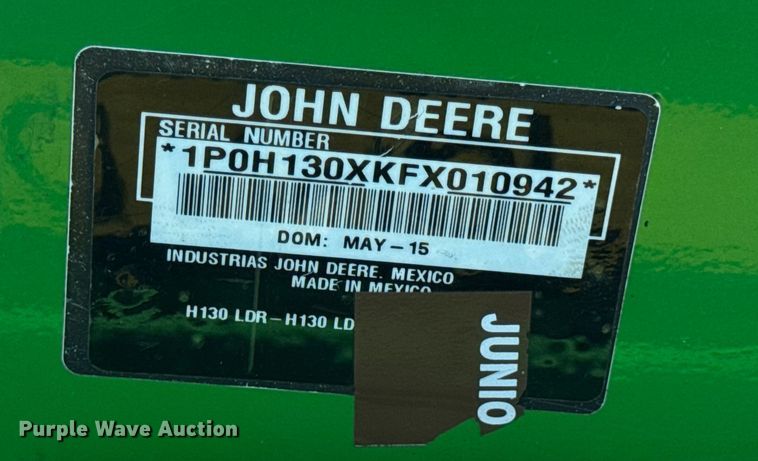 image for item EN0868 2015 John Deere 2032R MFWD tractor