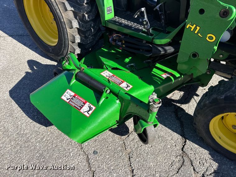 image for item EN0868 2015 John Deere 2032R MFWD tractor