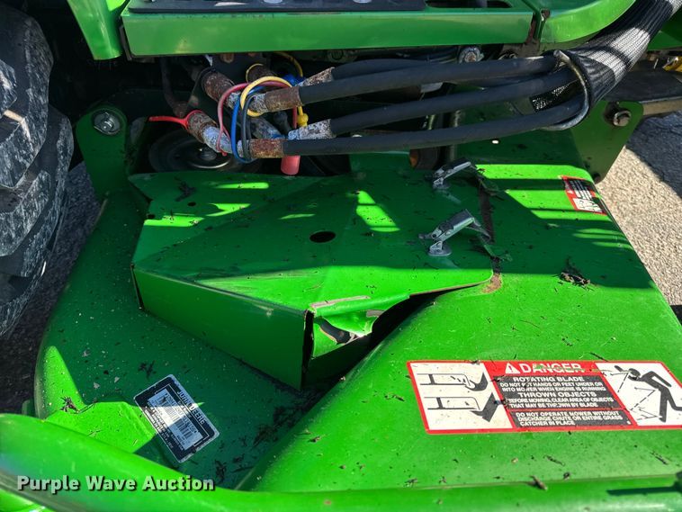 image for item EN0868 2015 John Deere 2032R MFWD tractor