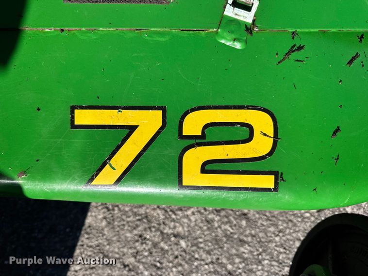 image for item EN0868 2015 John Deere 2032R MFWD tractor