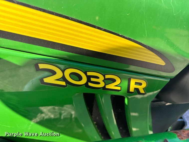 image for item EN0868 2015 John Deere 2032R MFWD tractor