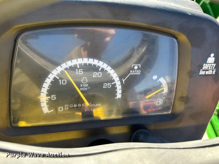 image for item EN0868 2015 John Deere 2032R MFWD tractor