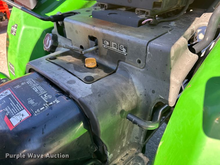 image for item EN0868 2015 John Deere 2032R MFWD tractor