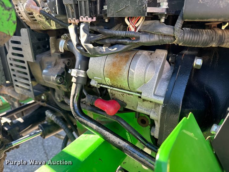 image for item EN0868 2015 John Deere 2032R MFWD tractor