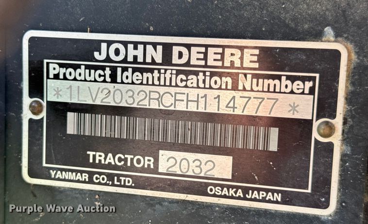 image for item EN0868 2015 John Deere 2032R MFWD tractor