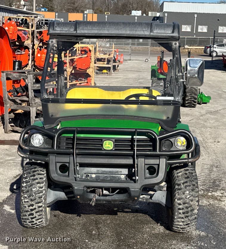 image for item EN0869 2014 John Deere 825I utility vehicle