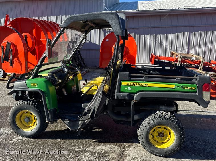 image for item EN0869 2014 John Deere 825I utility vehicle