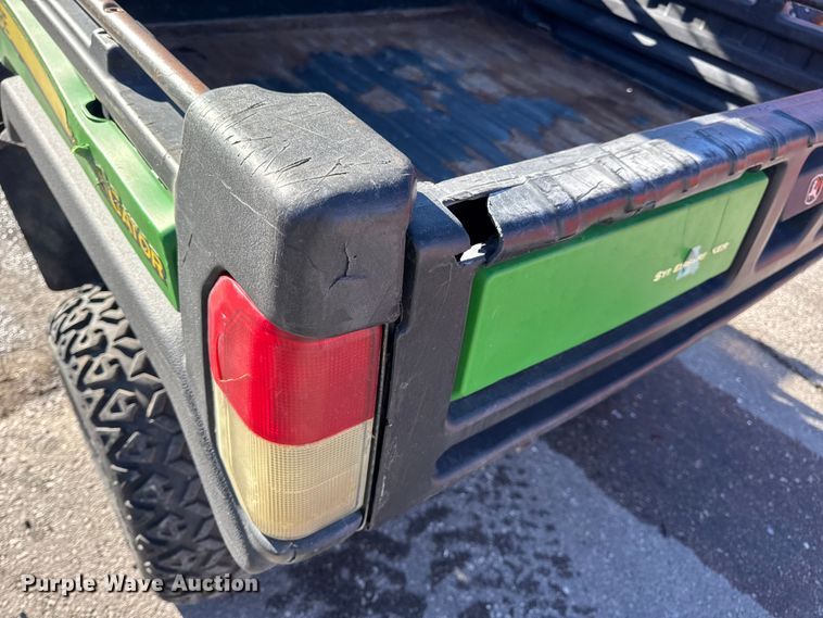 image for item EN0869 2014 John Deere 825I utility vehicle