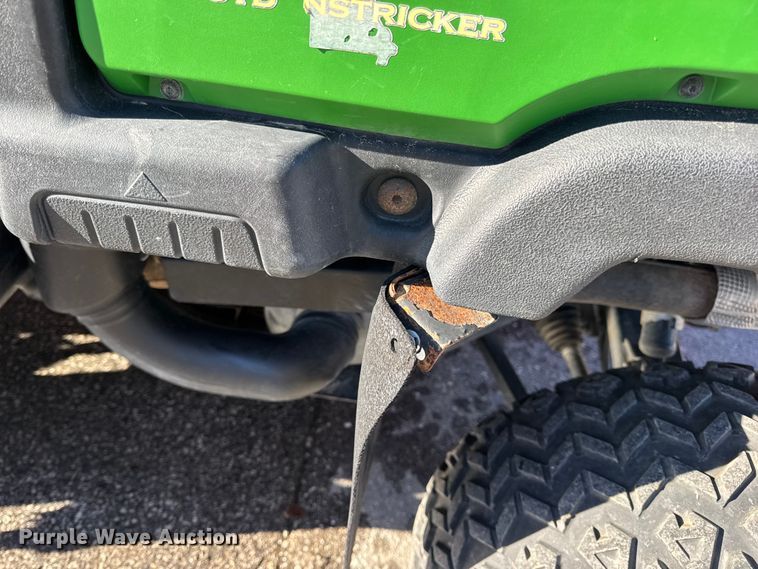 image for item EN0869 2014 John Deere 825I utility vehicle