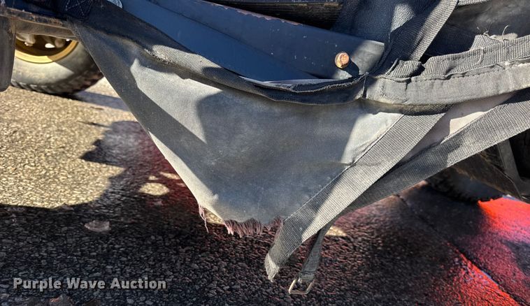 image for item EN0869 2014 John Deere 825I utility vehicle