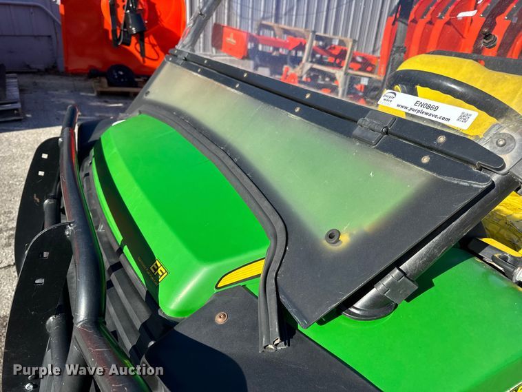 image for item EN0869 2014 John Deere 825I utility vehicle