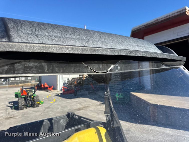 image for item EN0869 2014 John Deere 825I utility vehicle