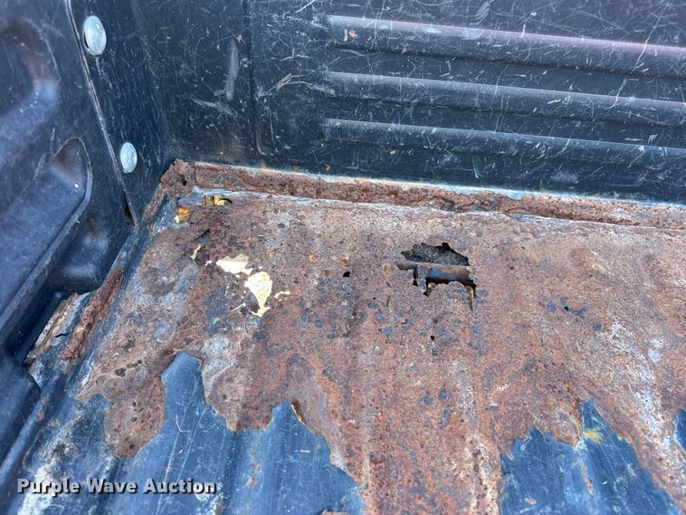 image for item EN0869 2014 John Deere 825I utility vehicle