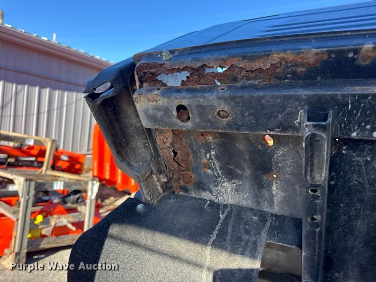 image for item EN0869 2014 John Deere 825I utility vehicle