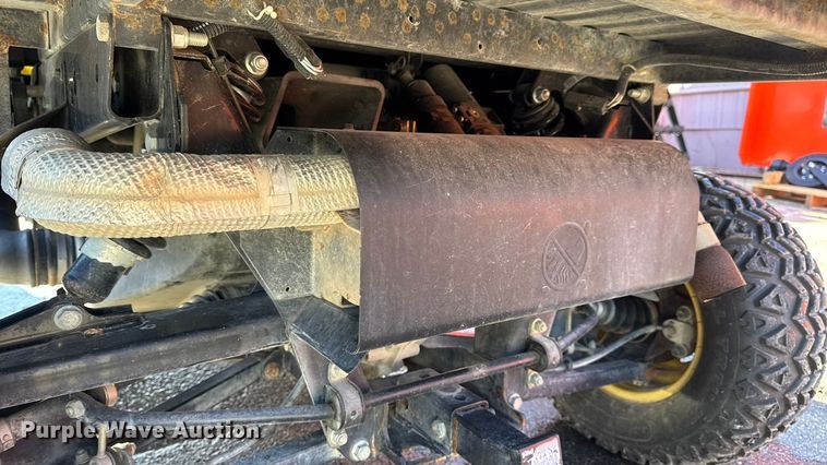 image for item EN0869 2014 John Deere 825I utility vehicle