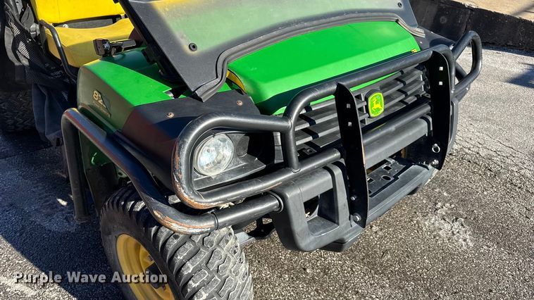 image for item EN0869 2014 John Deere 825I utility vehicle