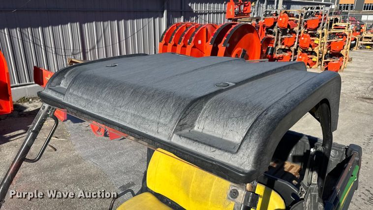 image for item EN0869 2014 John Deere 825I utility vehicle