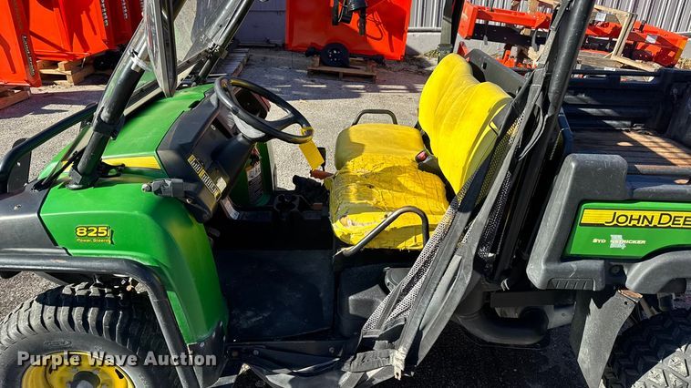 image for item EN0869 2014 John Deere 825I utility vehicle