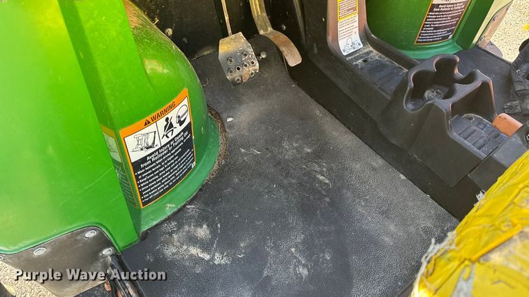 image for item EN0869 2014 John Deere 825I utility vehicle
