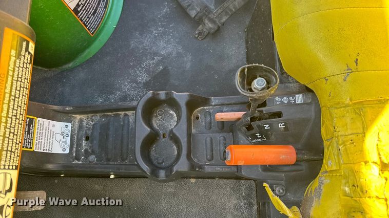 image for item EN0869 2014 John Deere 825I utility vehicle