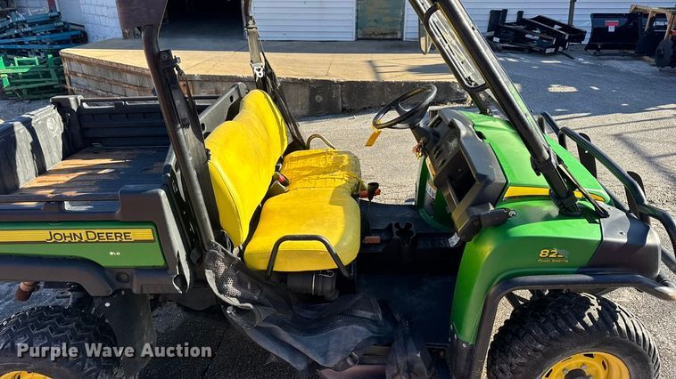 image for item EN0869 2014 John Deere 825I utility vehicle